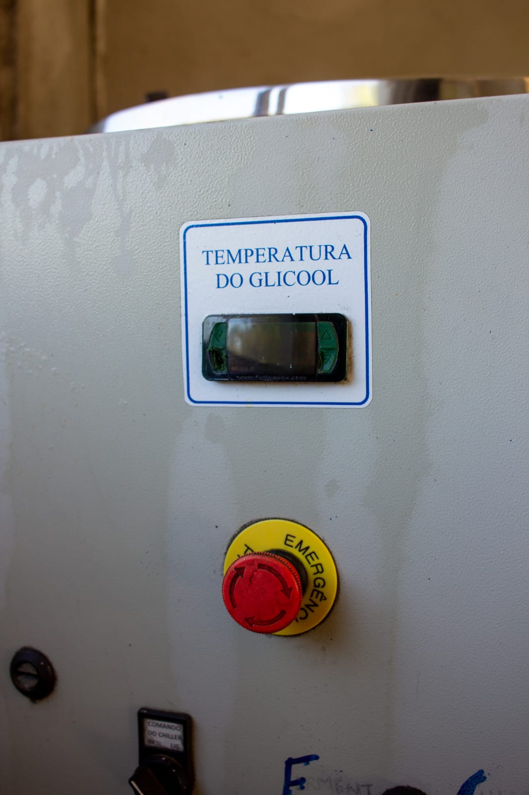 Chiller industrial com reservatório de glicol em inox — foto 3 de 5