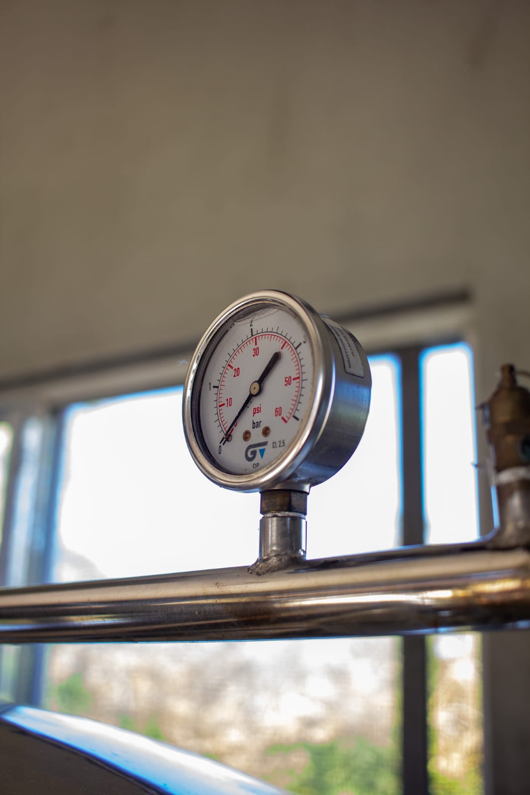 Fermentador/maturador cônico em inox de 250 L com camisa de resfriamento — foto 2 de 6