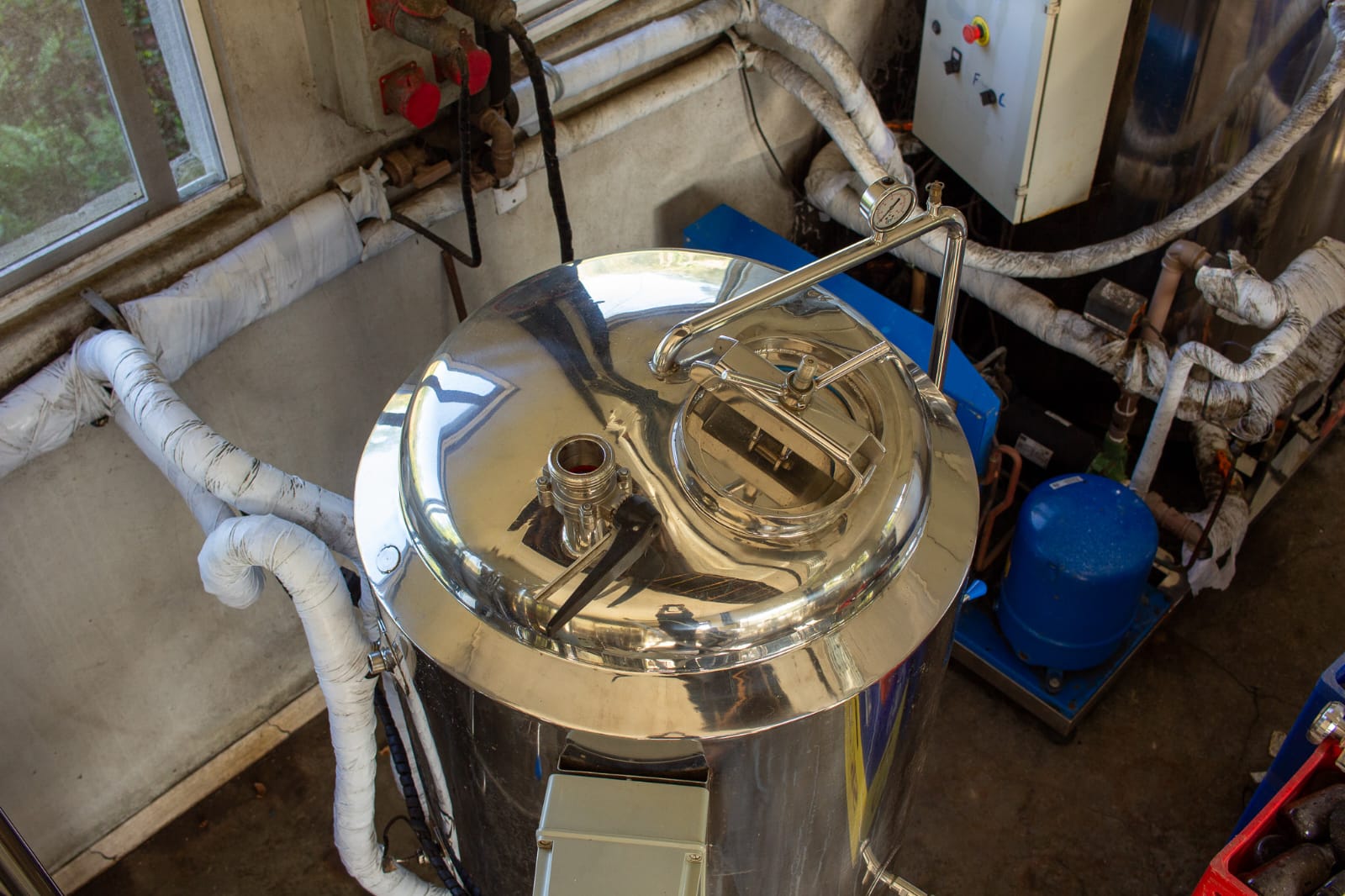 Fermentador/maturador cônico em inox de 500 L com painel digital — foto 5 de 6